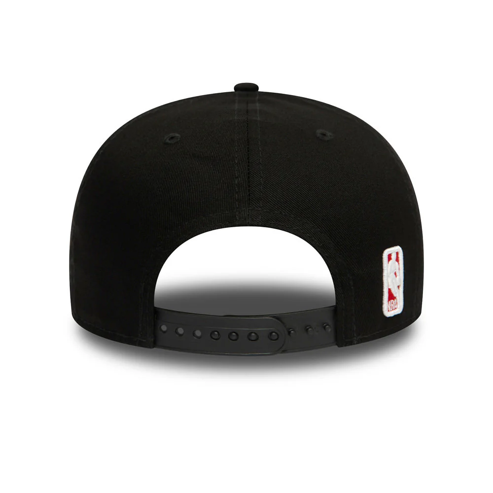 Chicago Bulls Logo Black 9FIFTY Snapback Cap - Image 3