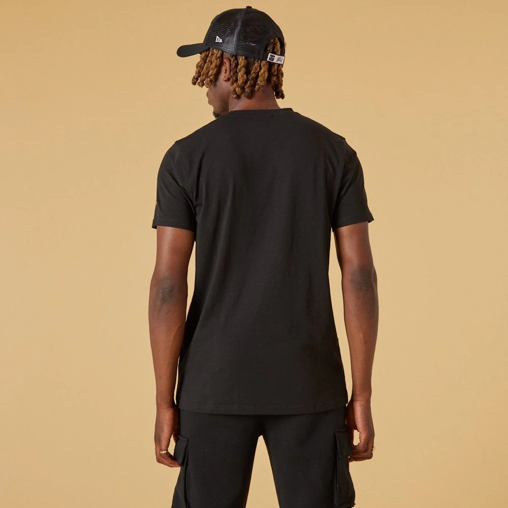 Chicago Bulls Wordmark Court Infill T-Shirt - Image 2