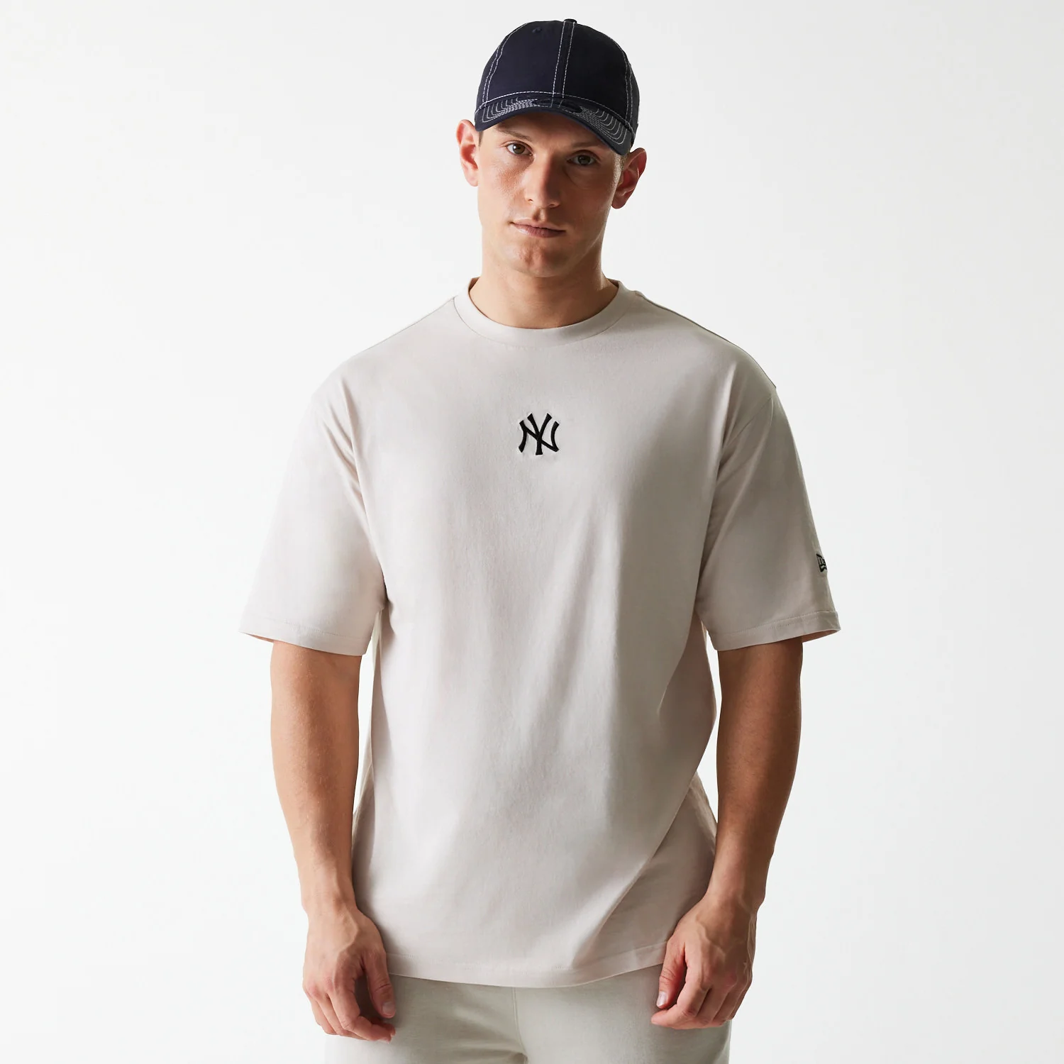 New York Yankees Essential Oversized T-Shirt - Image 13