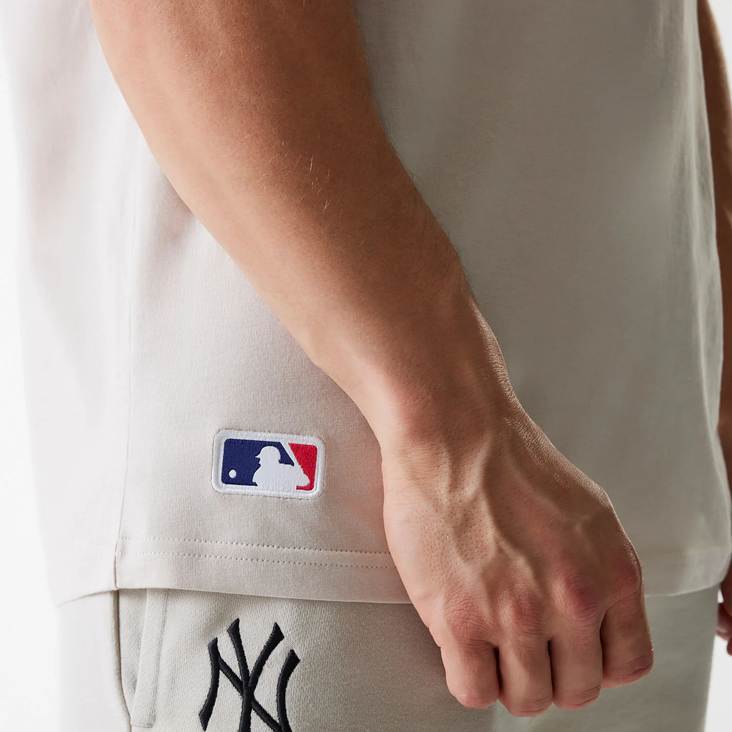 New York Yankees Essential Oversized T-Shirt - Image 18